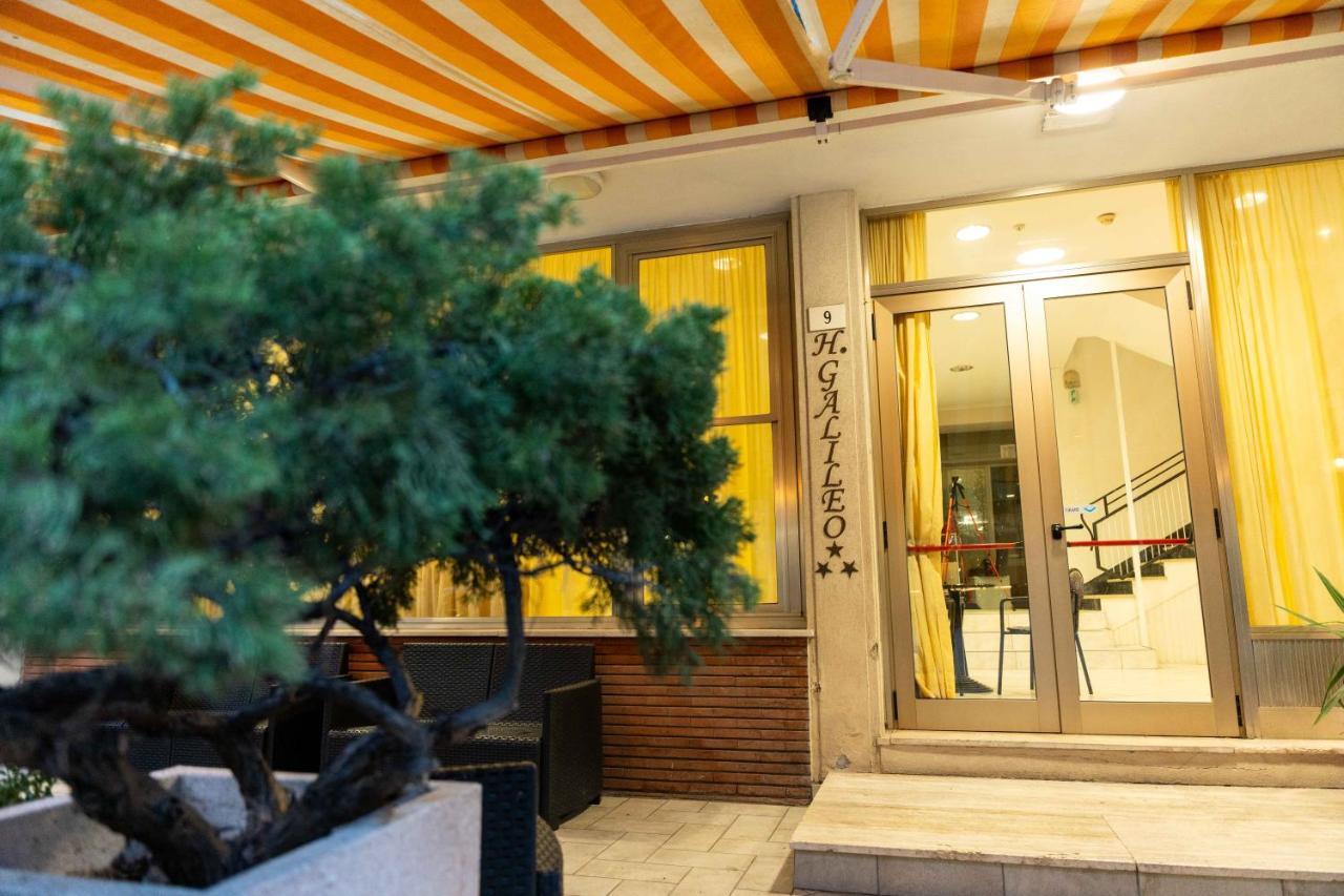 Hotel Galileo Римини Экстерьер фото