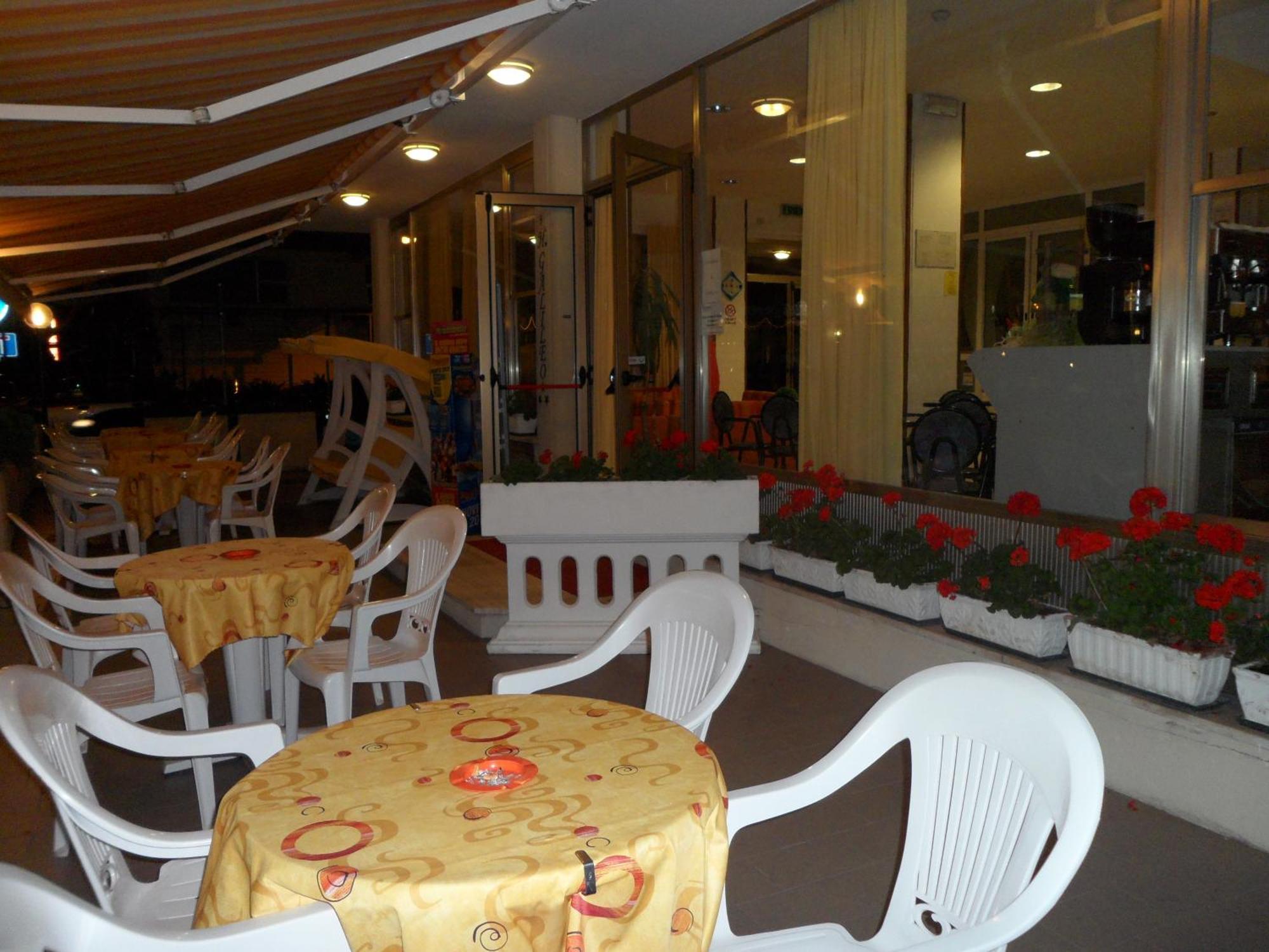 Hotel Galileo Римини Экстерьер фото